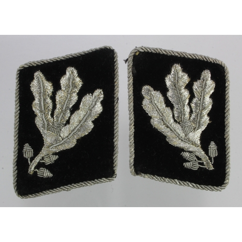 1084 - German SS OBERFUHRER pair of collar tabs.