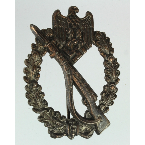 1118 - German Wehrmacht Infantry Assault badge.