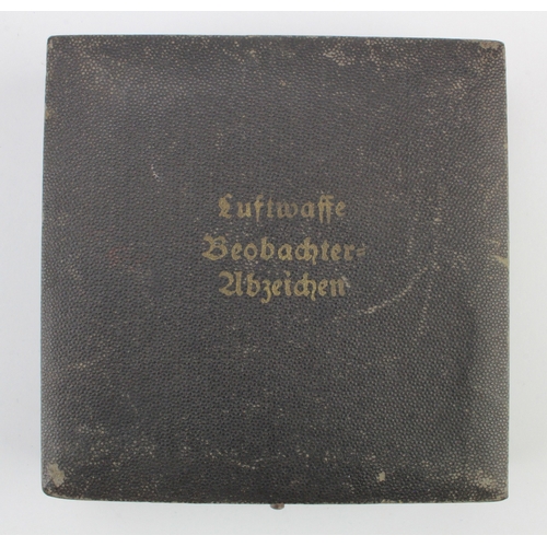 1164 - German WW2 Luftwaffe Pilots badge in its original case, badge maker marked 'GWL'.