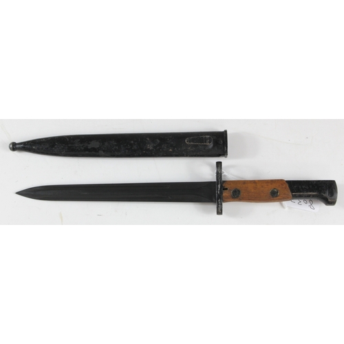 33 - Czech M1924/30 export in its steel scabbard, blade 23cm, in VGC overall