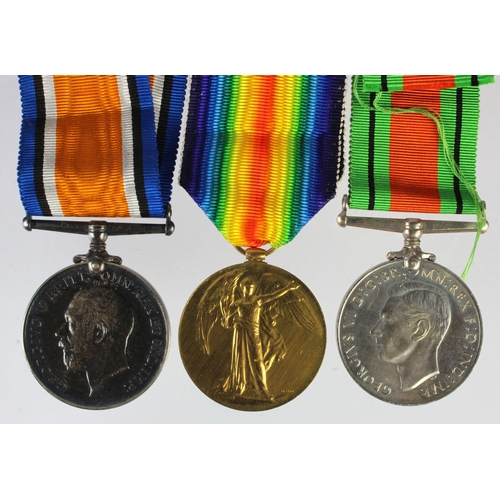 582 - BWM & Victory Medal (536969 Pte R B Ward 15-London R) with boxed Defence Medal Mr R B Ward, Wakefiel... 