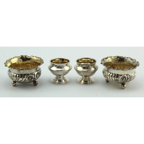 569 - Two pairs of open silver salt pots, hallmarked Sheffield 1892 and Birm. 1901. Total weight of silver... 