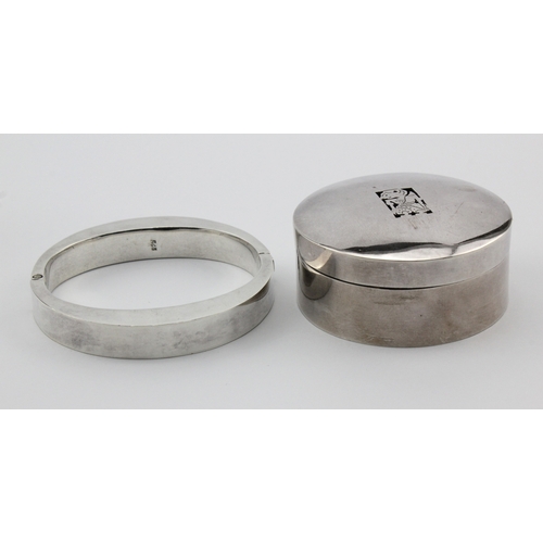 589 - Modern silver box, plus a modern silver bracelet, both marked 925. Weight of both 2.5oz approx. (2)