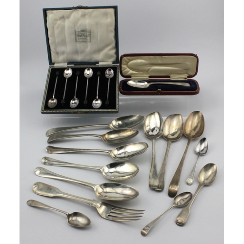 634 - Silver Flatware. A collection of silver flatware, comprising forks & spoons (some Georgian), weight ... 