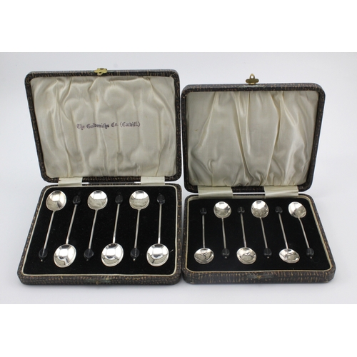 635 - Two boxed sets of six silver spoons, with bean topped finials. Hallmarked Birmingham 1926 & 1927. Gr... 