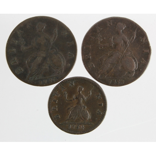 138 - GB Copper (3) George II: Halfpennies: 1750 GF, 1753 Fine, and Farthing 1754 nVF, small mark.