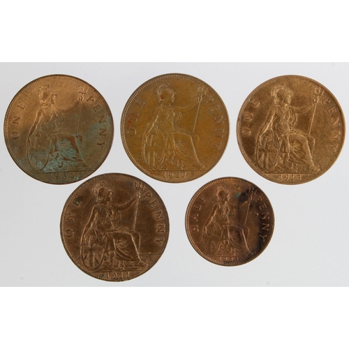 595 - GB Bronze (5) George V: Pennies: 1911nEF, 1913 nEF, 1927 GVF, 1936 patchy tone aEF, and Halfpenny 19... 