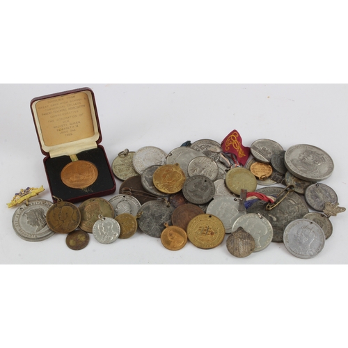 899 - British Commemorative Medals (40) base metal 19th-20thC assortment including civic issues.