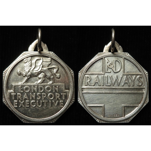 989 - Railway - London Transport Executive Railways silver Pass marked Silver on the reverse, weighs 17.8g... 