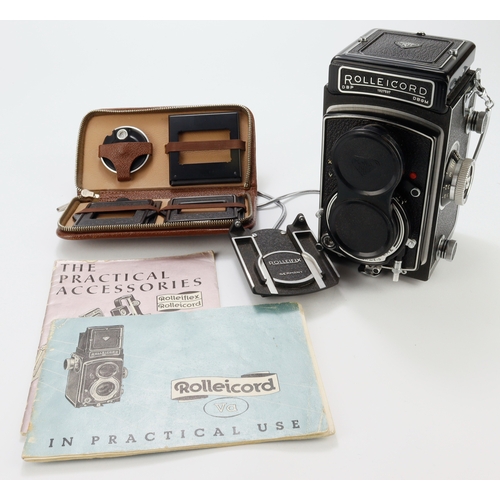 495 - Rolleicord TLR camera, with accessories in Rolleicord case