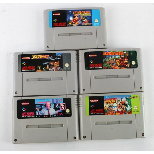 62 - Super Nintendo SNES collection, to include Donkey Kong Country Crate (scarce, comprising outer box, ... 