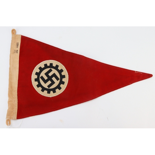 1029 - German TENO pennant, service wear.