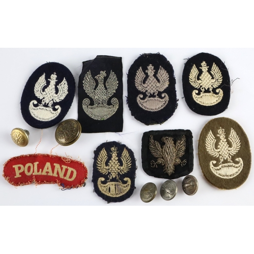 387 - POLAND WW2 embroidered Beret badges, Printed shoulder title badge and 5 Buttons all in excellent con... 