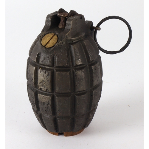 498 - WW1 Mills no 5 Mk. 1 hand grenade with 1916 dated base plug deactivated.