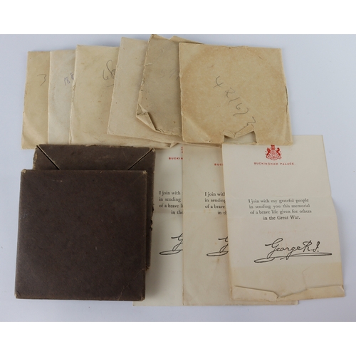 502 - WW1 Plaque Folders x2, Plaque paper envelopes x6, Buckingham Palace letter x6, and one Kitchener ver... 