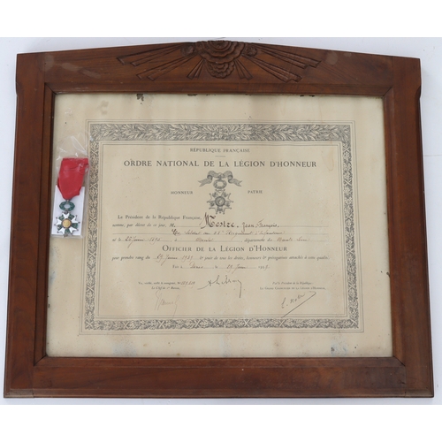 675 - France a French Legion of Honour medal with framed certificate.