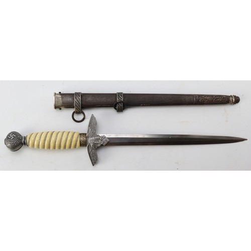 77 - German Luftwaffe 2nd pattern Officers dagger, WKO maker marked.