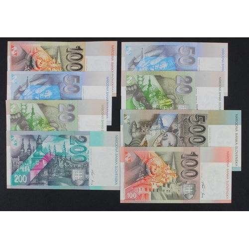 1078 - Slovakia (8), 500 Korun dated 1996, 200 Korun dated 1995, 100 Korun dated 1996 (BNB B406a - B408a, P... 