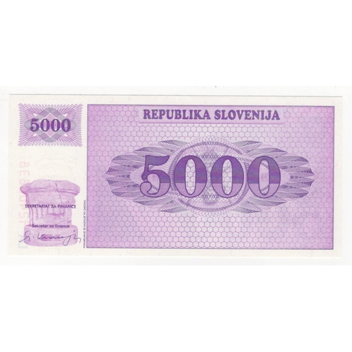 1083 - Slovenia 5000 Tolarjev dated 1992, serial DA 92408838 (BNB B210a, Pick10a) Uncirculated, scarce date... 