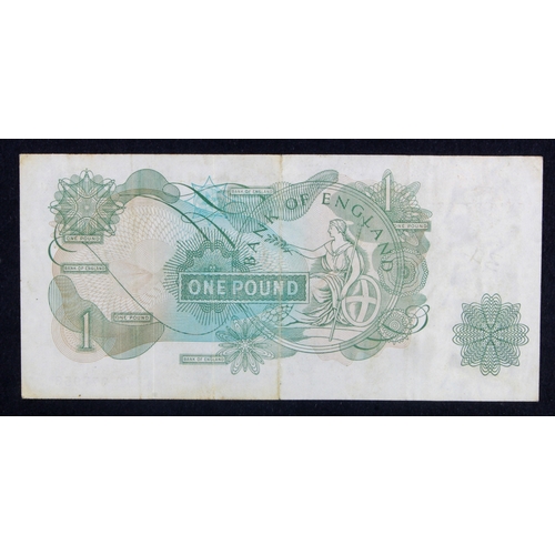 116 - ERROR Page 1 Pound issued 1970, large vertical unprinted area covering part of Queen Elizabeth's fac... 