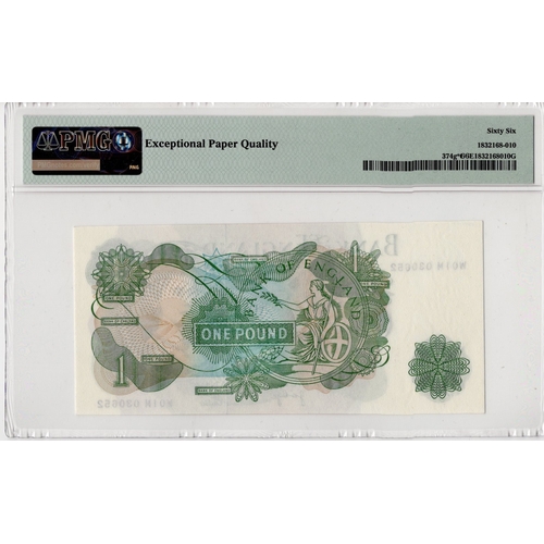 214 - Page 1 Pound (B321) issued 1970, scarce FIRST RUN REPLACEMENT note 'W01M' prefix, serial W01M 030652... 