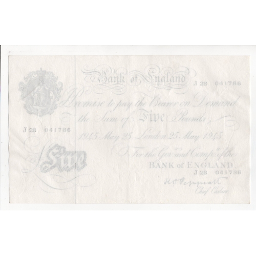 242 - Peppiatt 5 Pounds (B255) dated 25th May 1945, serial J28 041786, London issue on thick paper (B255, ... 