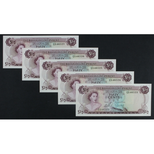 523 - Bahamas 50 Cents (1/2 Dollar) dated Law 1965 (5), a consecutively numbered run of 5 notes, serial C1... 