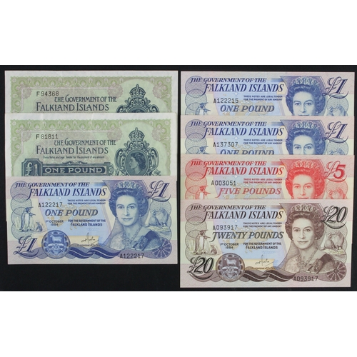 740 - Falkland Islands (7), 1 Pound (2) dated 1st January 1982, serial F81811 & F94368 (BNB B213d, Pick8d)... 