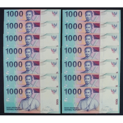 860 - Indonesia 1000 Rupiah (14) dated 2000 issued 2001, a good group of LOW serial numbers, all with YMT ... 