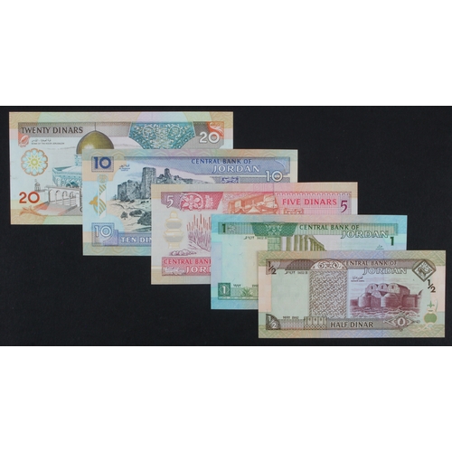 908 - Jordan (5), 20 Dinars, 10 Dinars, 5 Dinars, 1 Dinar, 1/2 Dinar dated 1992 (BNB B215a - B219a, Pick23... 