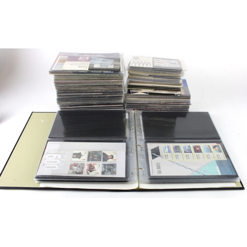 121 - GB - Presentation Packs, loose and in album, approx 233 Packs of which 53 are short format, from 196... 