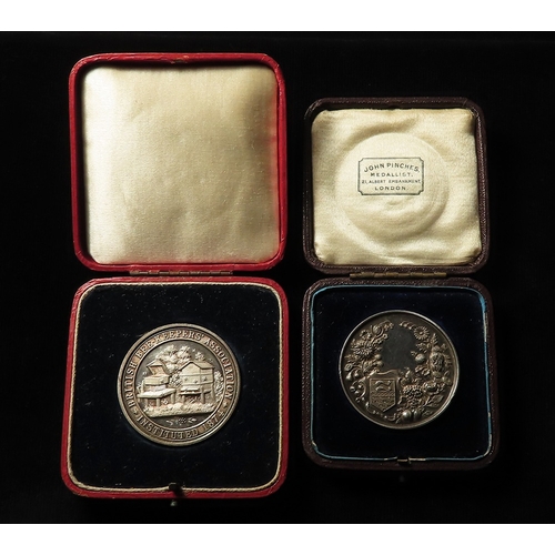 1098 - British hallmarked silver prize medals (2): British Beekeepers Association to A. Underwood for winni... 