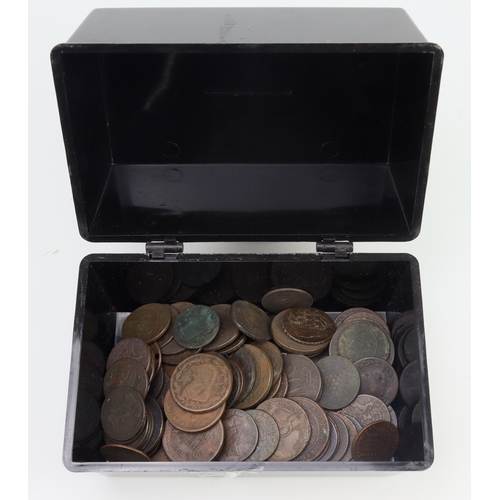 1195 - Tokens, British 18th-19thC assortment in a plastic box.