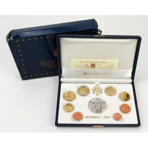 341 - Vatican Euro coin set plus silver medal, 2007, aFDC cased with cert and box.