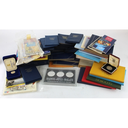 683 - GB & World base coins, commemoratives, sets and books - stacker box of material.