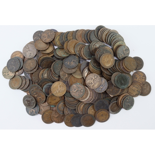 744 - GB Farthings (over 250) all Edward VII. From circulation