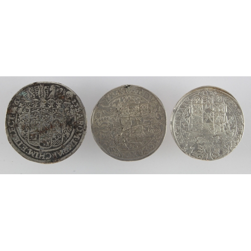 902 - German States (3) silver Thalers of Saxony - Albertine: 1575 cleaned nVF, 1595 ex-mount nVF, and 162... 