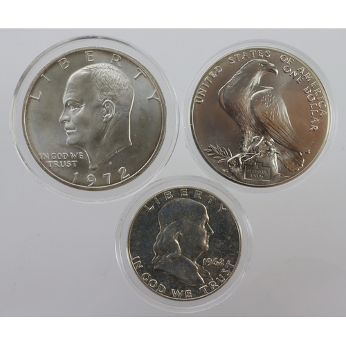 976 - USA (3): Silver Half Dollar 1962 UNC, silver-clad Moon Dollar 1972 BU, and Los Angeles Olympics silv... 