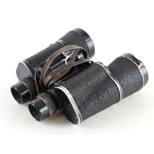 677 - German 3rd Reich Kriegsmarine binoculars. Marked with the eagle over 'M', and 'N DF 7x50 2689'. Lens... 