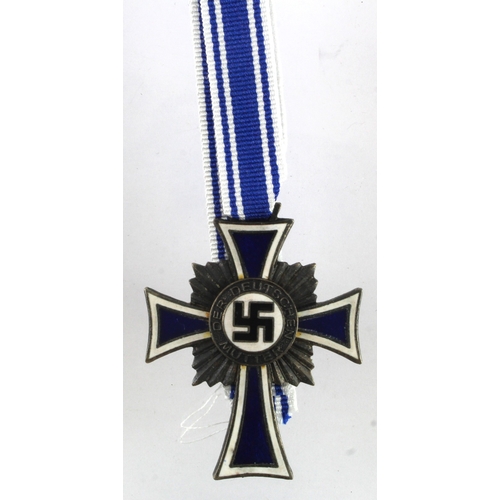 690 - German 3rd Reich silver mothers cross.