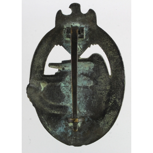 939 - German WW2 Tank Battle War badge in bronze.