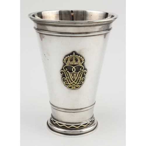 662 - Royalty interest. A large silver cup / vase, with crest to side for Gustaf VI Adolf (the King of Swe... 