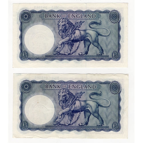 102 - O'Brien 5 Pounds (B280) issued 1961 (2), Lion & Key, a consecutively numbered pair of FIRST SERIES n... 