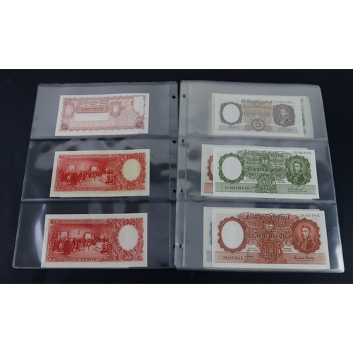 390 - Argentina (25), a very high grade group in album sleeves, date range 1948 - 1992, denominations 50 C... 