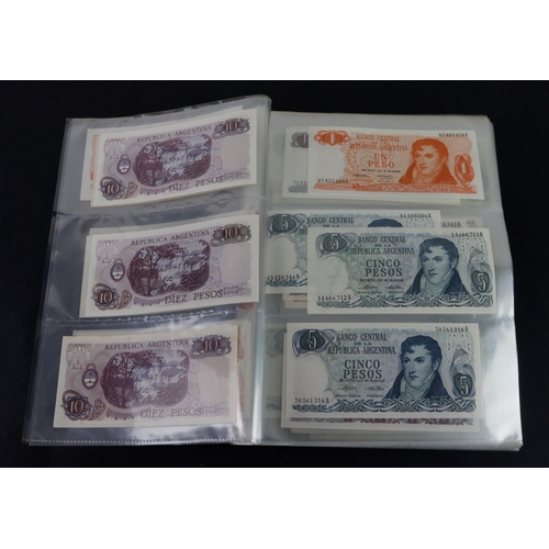 392 - Argentina (280), a collection ranging from 1970 to 1991 and denominations from 1 Peso to 10000 Pesos... 