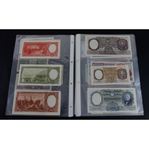 393 - Argentina (37), a collection in album sleeves, date range 1935 - 2003, denominations 50 Centavos to ... 