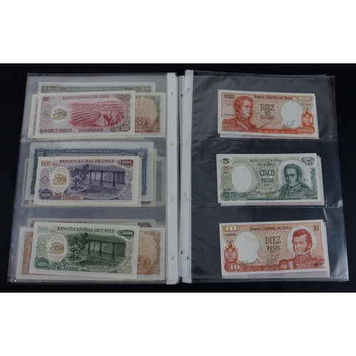 497 - Chile (40), a high grade group in album sleeves, 5 Pesos to 10000 Pesos issued between 1958 & 1987, ... 