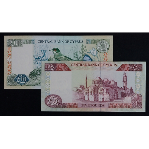 521 - Cyprus (2), 5 Pounds dated 1st February 1997, a FIRST prefix VERY LOW number, serial A000035 (BNB B3... 