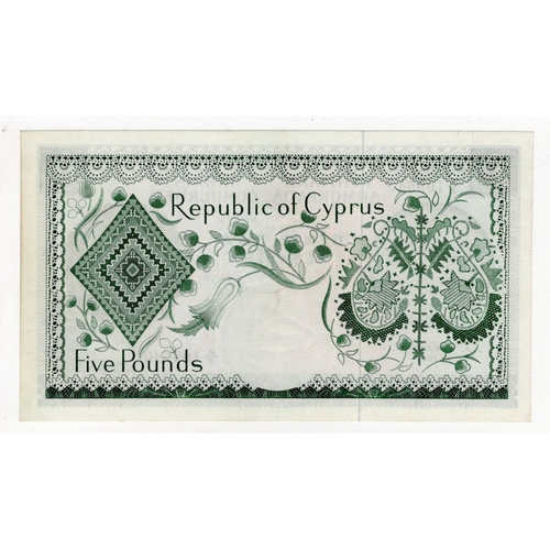 532 - Cyprus 5 Pounds dated 1st December 1961, first date of issue, serial A/2 109540 (BNB B204a, Pick40a)... 