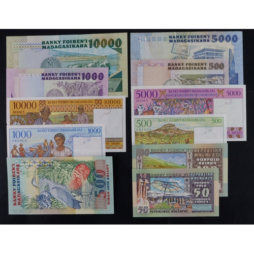 679 - Madagascar (11), 500 Francs, 1000 Francs, 5000 Francs & 10000 Francs issued 1983 - 1994 (BNB B303a, ... 